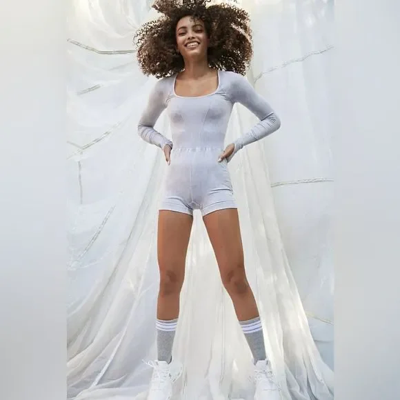 NWOT FREE PEOPLE MOVEMENT LONG SLEEVE RUNSIE WASHED SILVER GREY SHORTS ONESIE - Picture 3 of 6